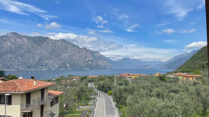 Double Room with Lake View image 4