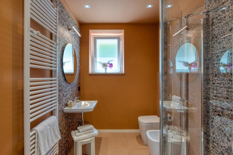 Double Room with Balcony image 1