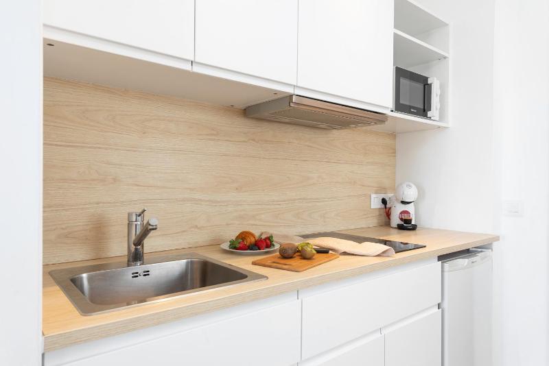 One-Bedroom Premium Apartment with Ocean View image 1
