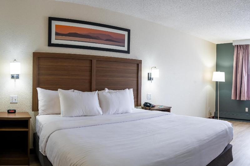 King Room - Non-Smoking image 3