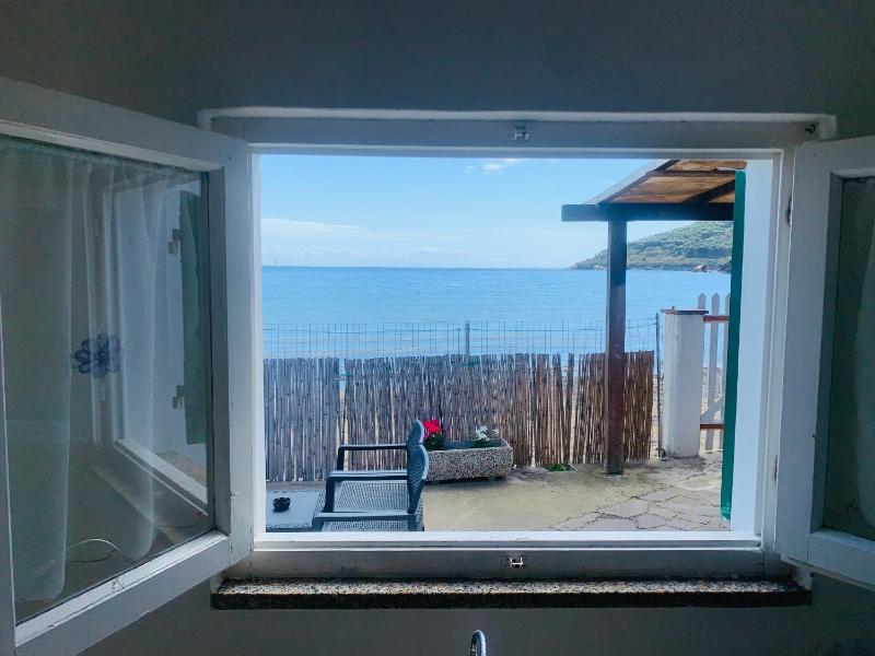 casina mare sulla spiaggia - image 25