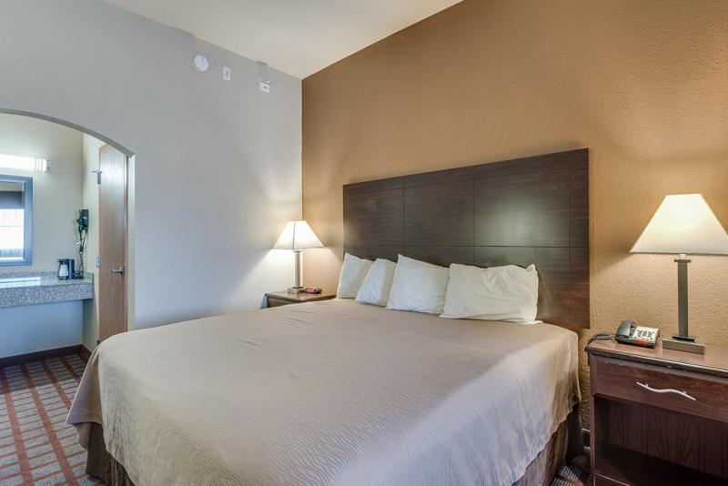 King Room image 4
