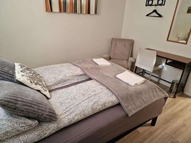 Budget Double Room image 2