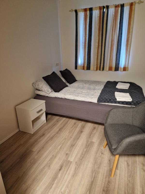 Small Double Room image 1