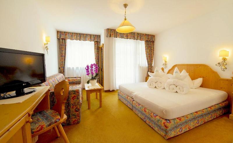 Superior Double Room image 4
