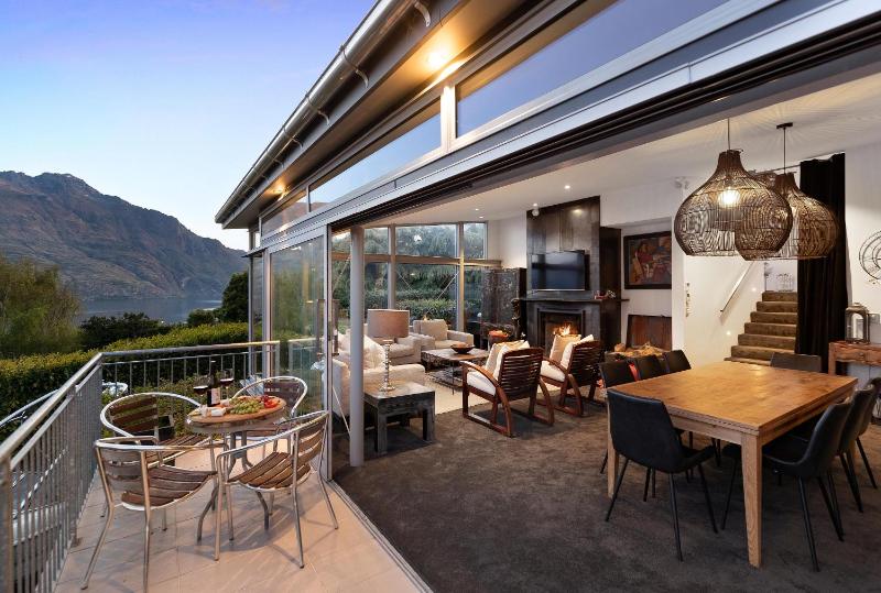 Remarkable Escape Breathtaking Views with Hot Tub - image 42