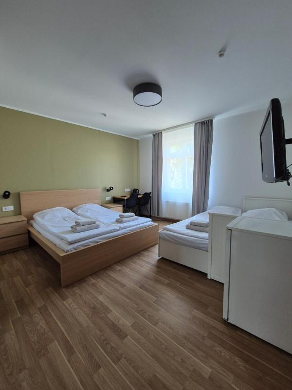 Quadruple Room image 4