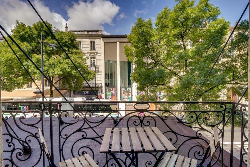 Le Trésor - Appt dans le Triangle dOr de Bordeaux - image 3
