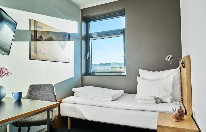 Single Room image 1