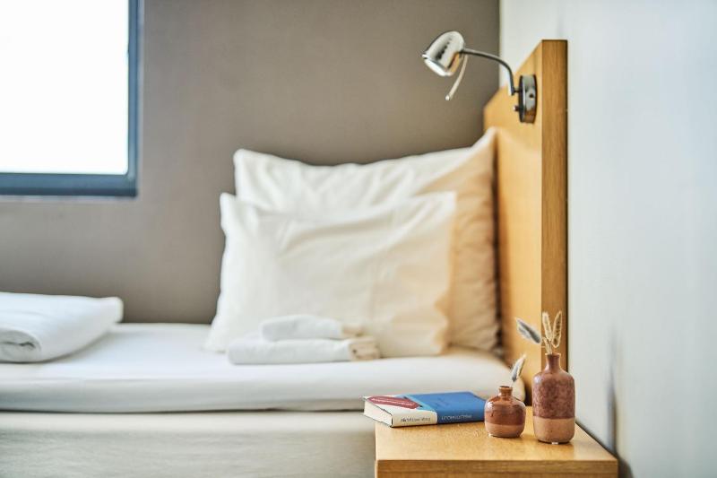 Single Room image 3