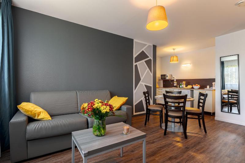One-Bedroom Apartment  (4 Adults) image 1