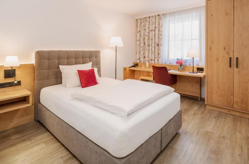 Superior Single Room image 1