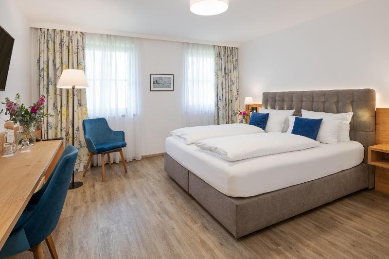 Superior Double Room image 1
