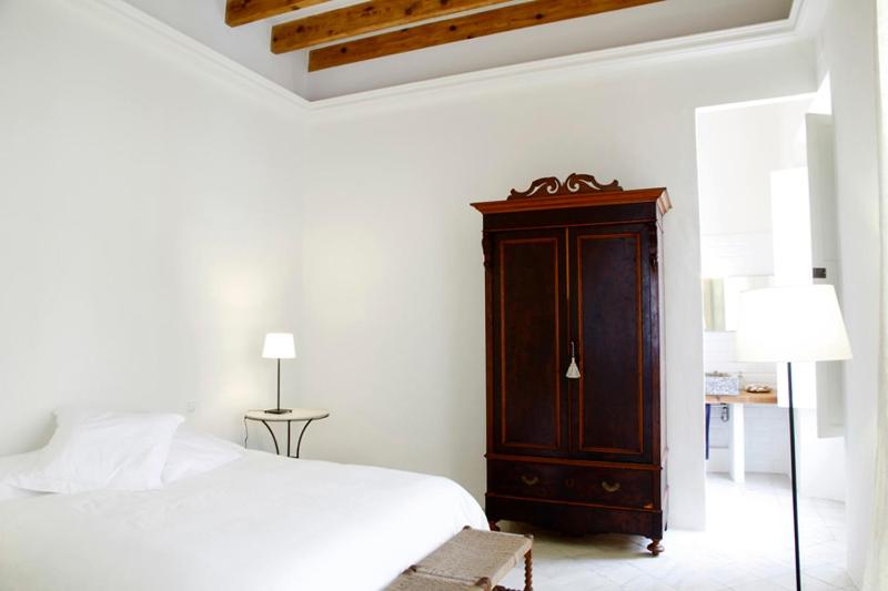 Two-Bedroom Apartment with Castle view image 3