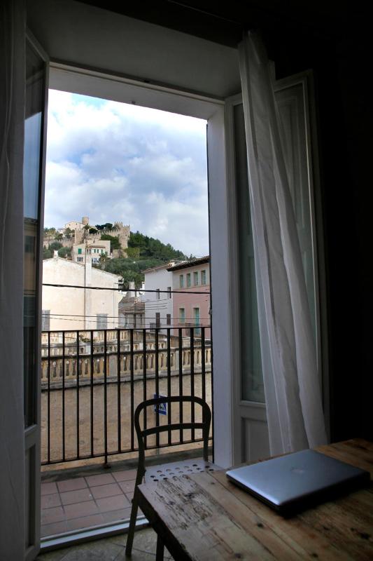 Two-Bedroom Apartment with Castle view image 2