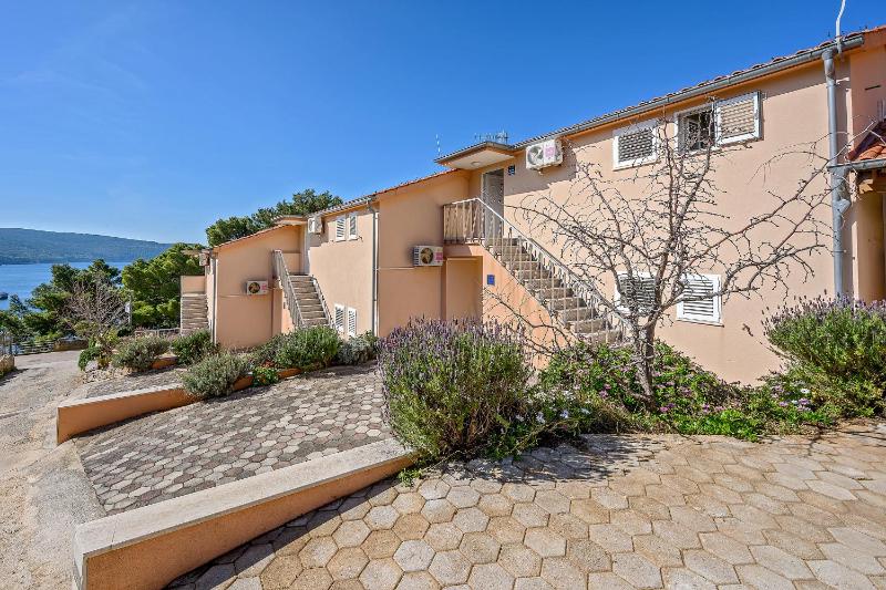Apartment with Sea View image 3