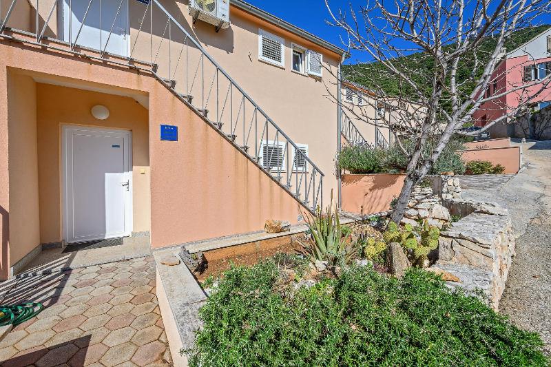 Apartment with Sea View image 2
