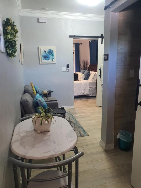 Kozy Bahamas Getaway 25mins from Airport & USA Embassy - image 12
