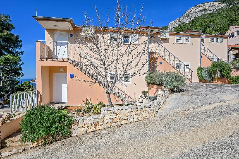Apartment with Sea View image 3
