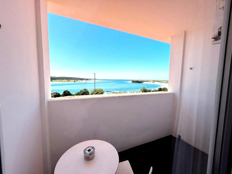 Twin Room with Sea View image 4