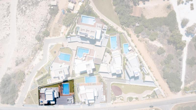 Sea Pearl Beachfront Villas - Breeze - image 14