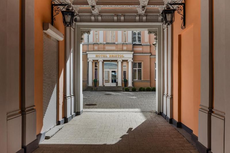 Hotel Bristol - image 20