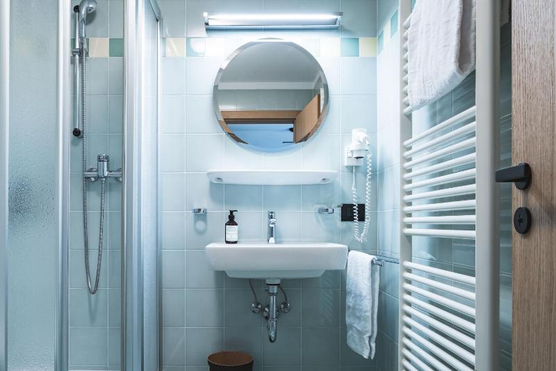 One-Bedroom Apartment image 3