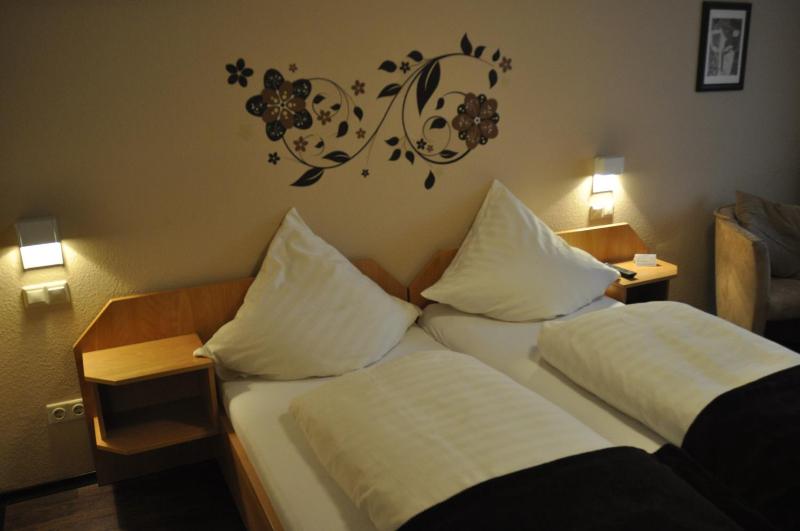Double Room image 2