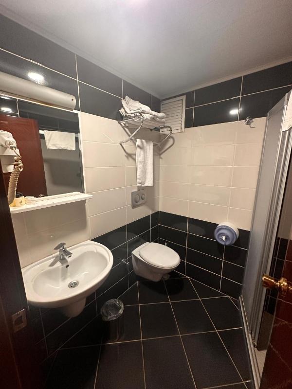 Standard Triple Room image 1