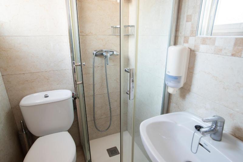 Single Room image 2