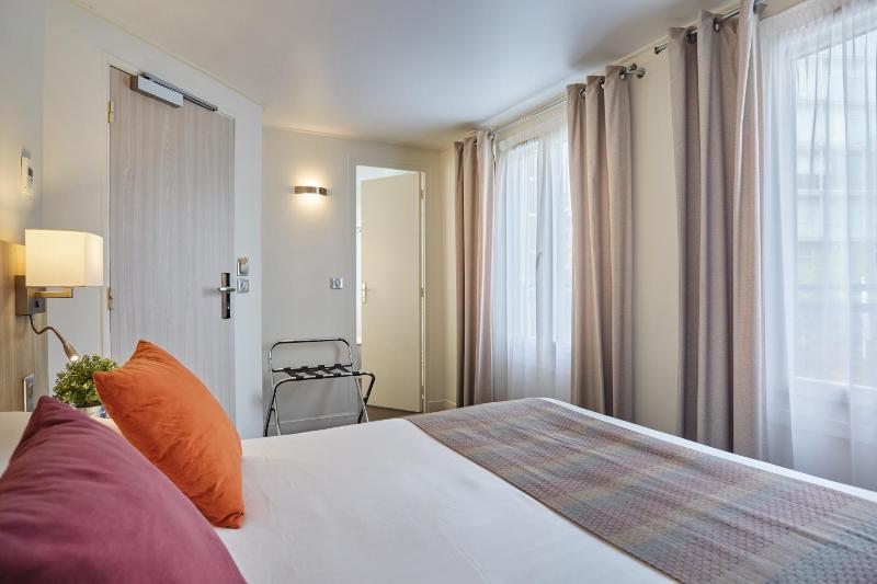 Double Room image 2