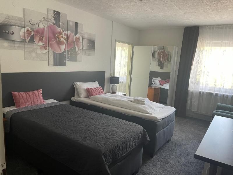 Single Room image 2