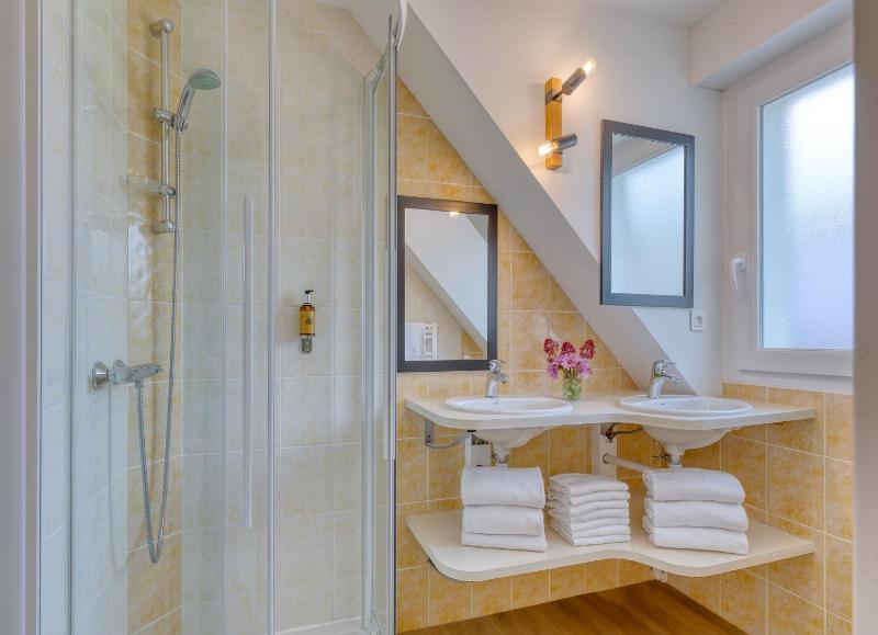 Standard Apartment image 3