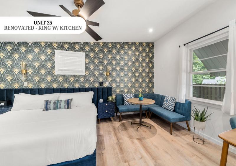 Superior King Suite image 3