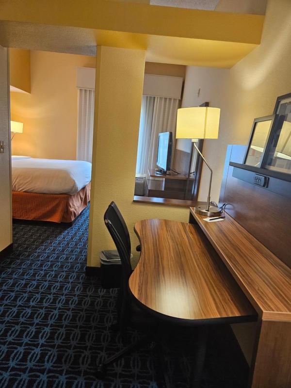 King Room with Accessible Tub - Accessible/Non Smoking image 2