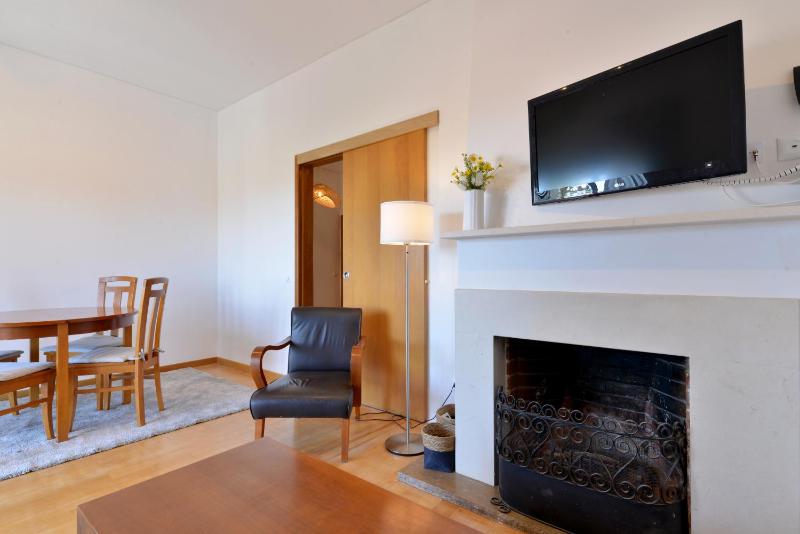 Sea View Family Apartment - Balcony - Free Parking - Walk to Beach - image 34
