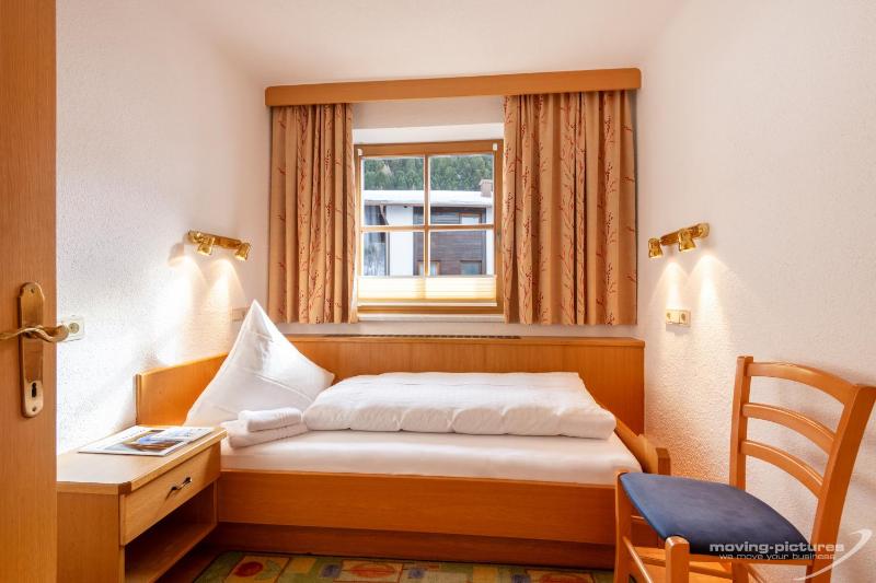 Apartment with Mountain View image 4