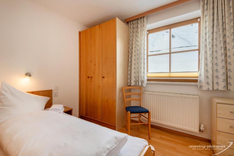 Apartment with Mountain View image 3