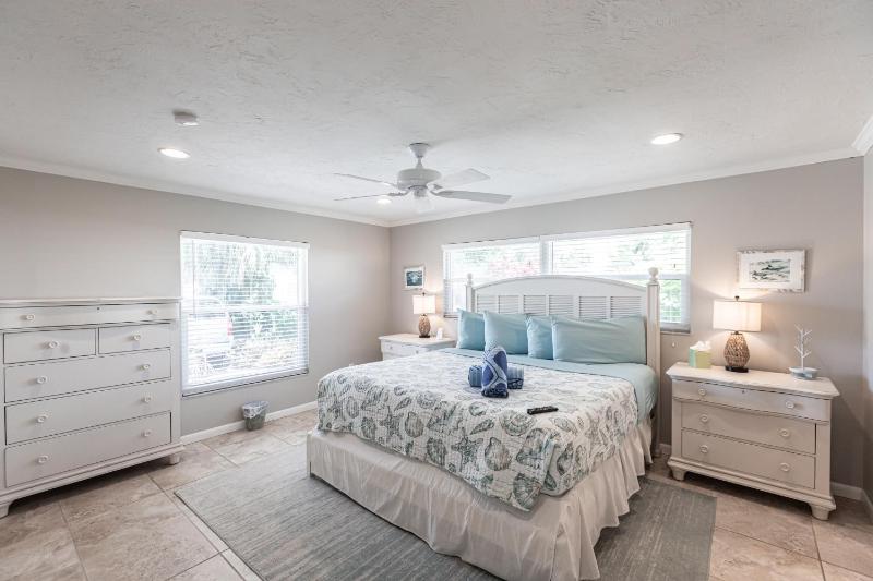 Siesta Key Island Rentals - image 38