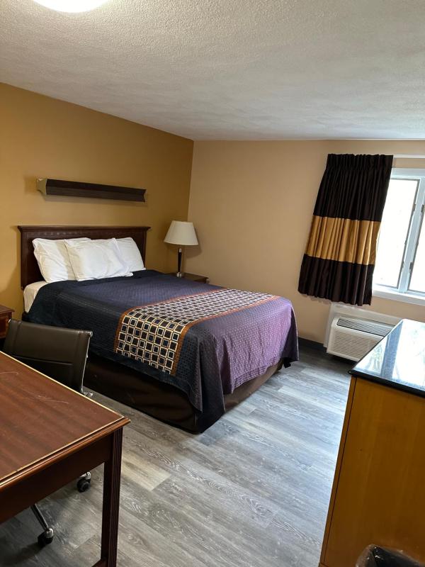 Standard Queen Room image 2