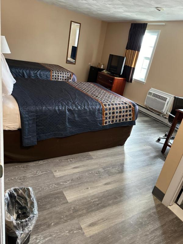 Double Room with Two Double Beds image 4