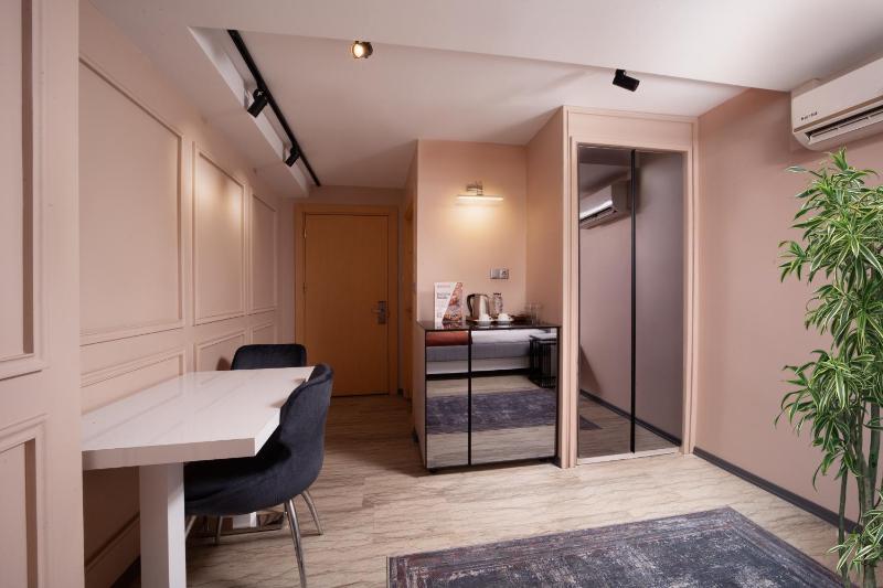 Standard Suite image 4
