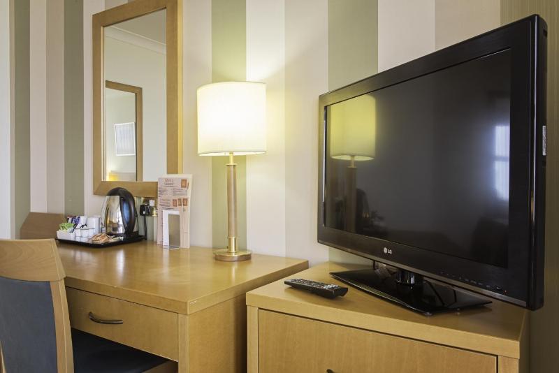 Family Room with Sea View (2 Adults + 2 Children) image 3