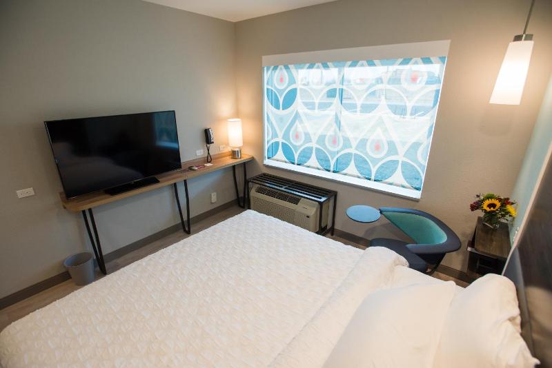 King Room image 2