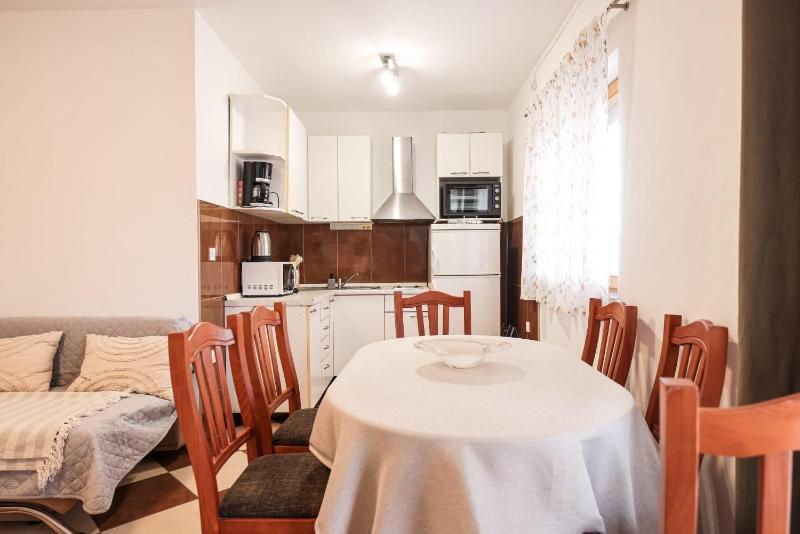 Two-Bedroom Apartment with Terrace and Sea View image 4