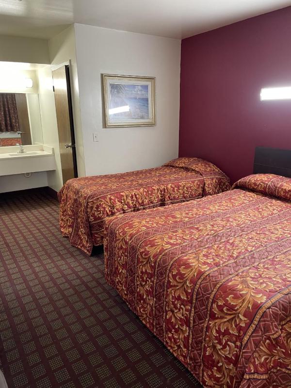 Double Room image 3