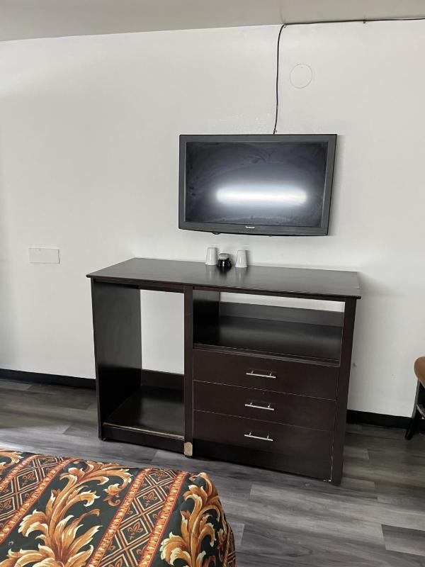 Deluxe Queen Suite image 1