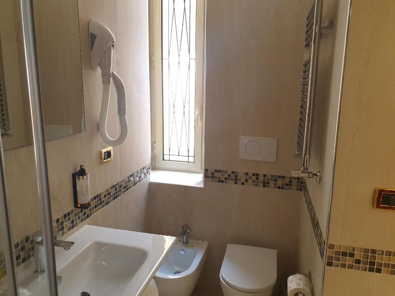 Quadruple Room image 2