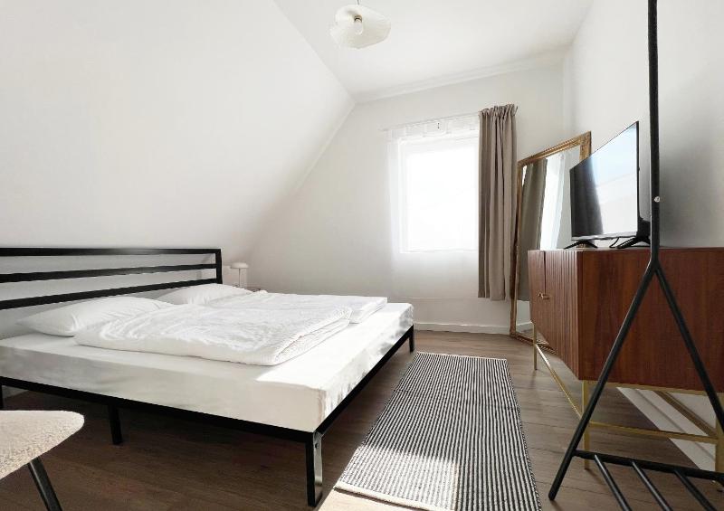 Economy Double Room image 1