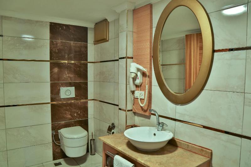 Family Room image 1